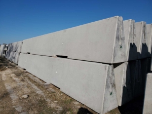Single Slope Concrete Barrier