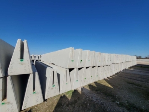 Single Slope Concrete Barrier